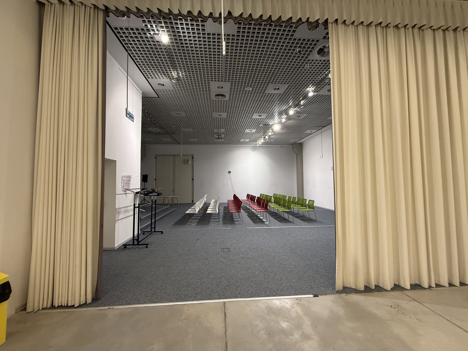 A science Museum with modern interior - Photo 28