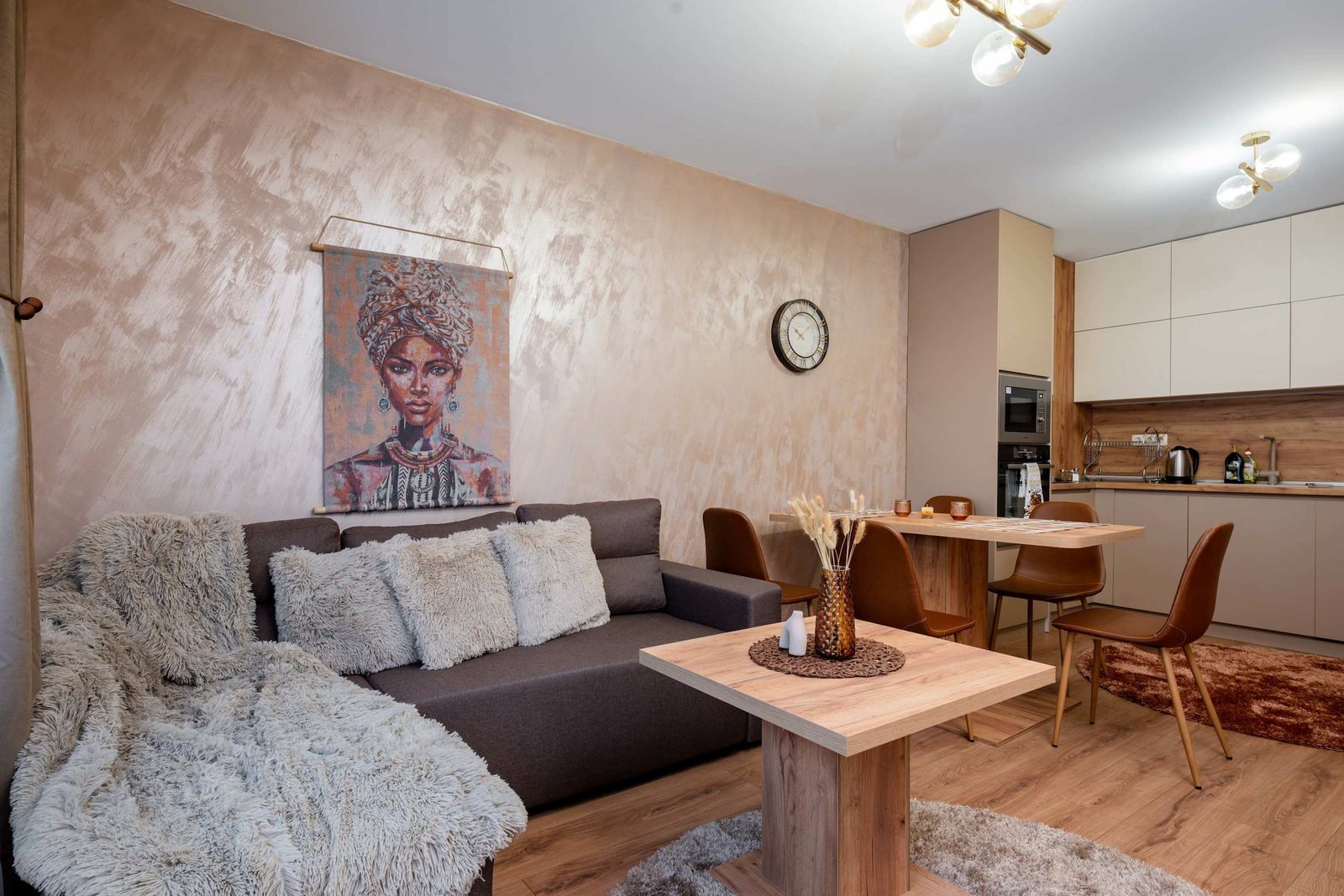 Warm &amp; Spacious Stay with Balcony - Cover Photo