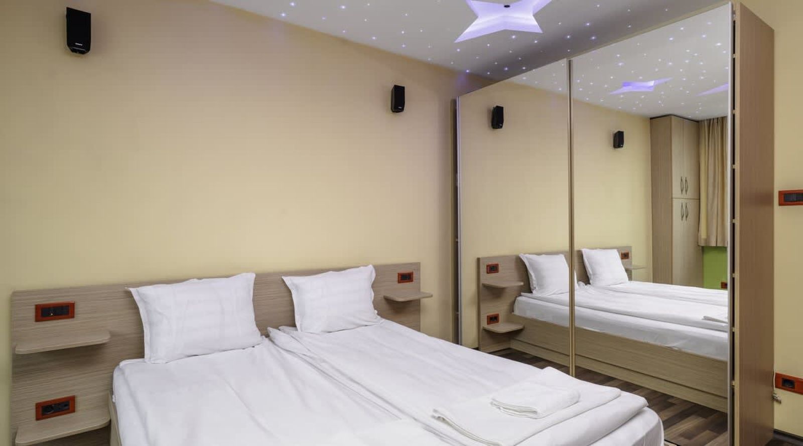 Central 1BD Apartment Next to Women's Market - Photo 14