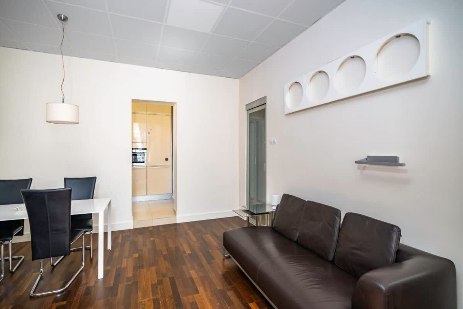 1BD Apartment - Perfect Central Location - Photo 10