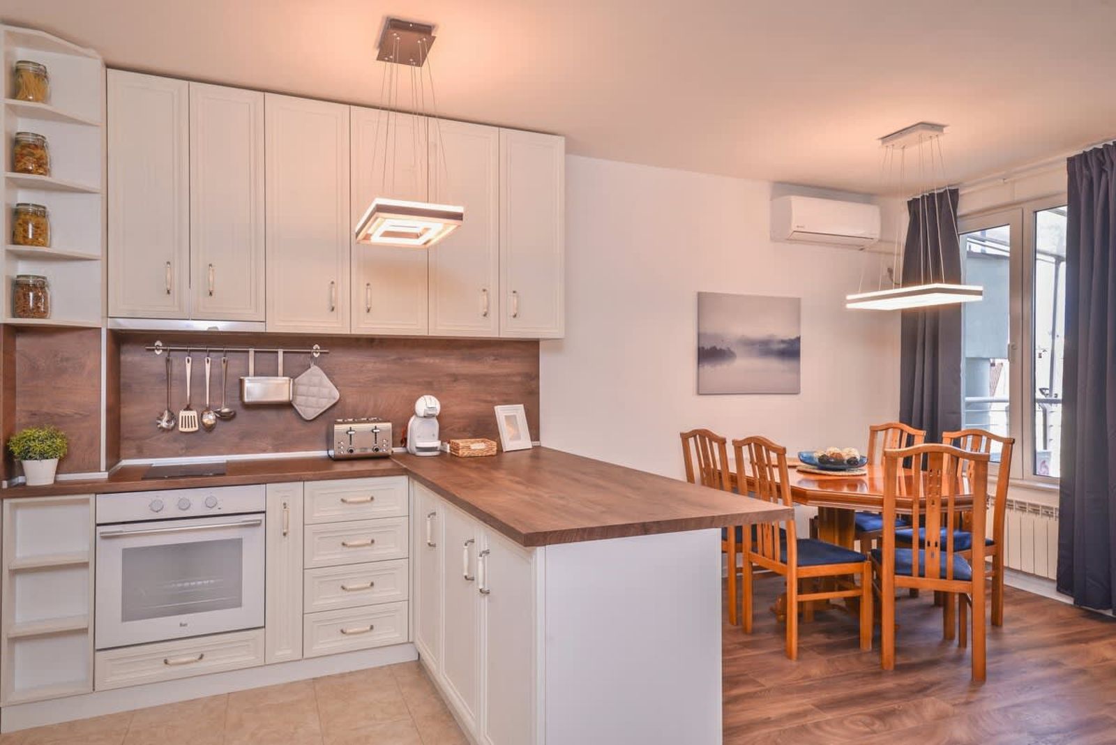 Spacious 2BD/2BA Flat - South Park &amp; Vitosha Views - Photo 3