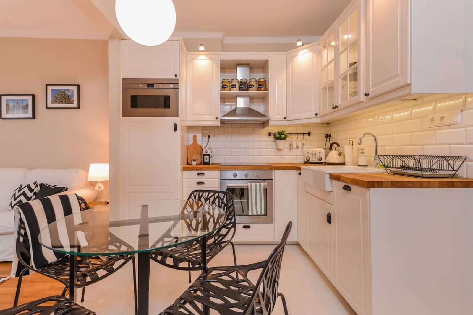 cО́coEllie - Aesthetic 2BD Apt Near NDK - Photo 8