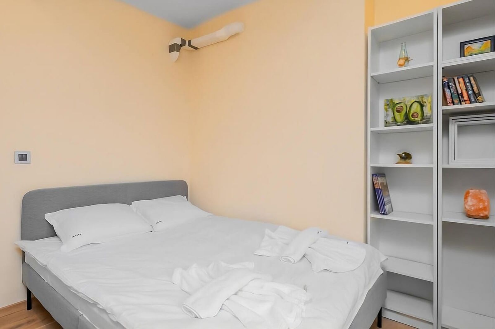 The Honeycomb Hideaway - Photo 15