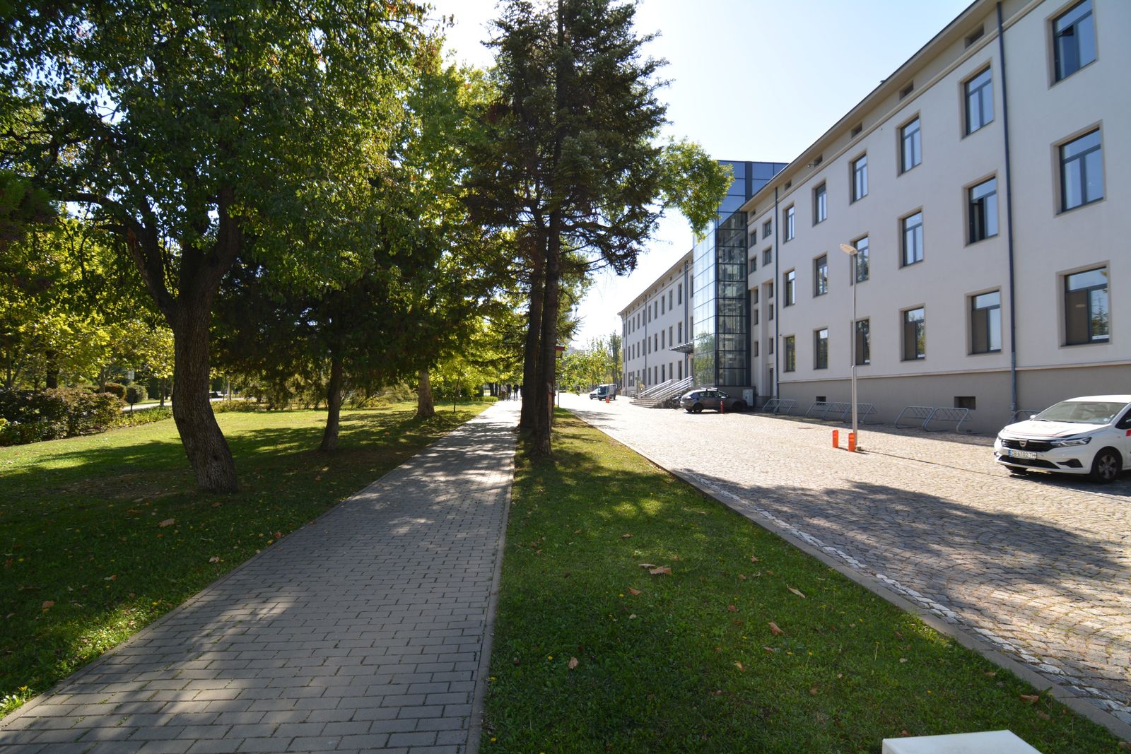 Big recognizable modern building with a bridge view of Sofia - Photo 25