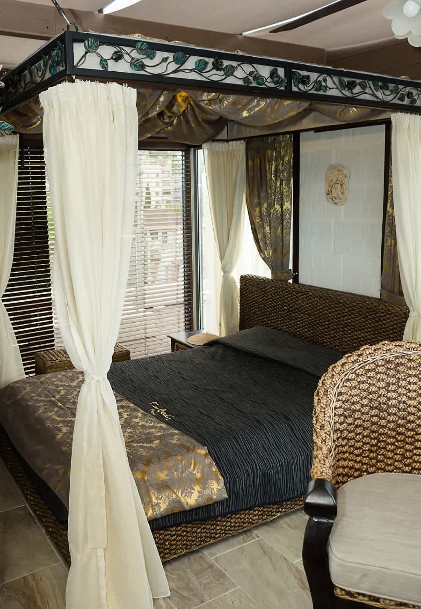 Under the Stars - Lux. Penthouse w/ POOL + Terrace - Photo 7