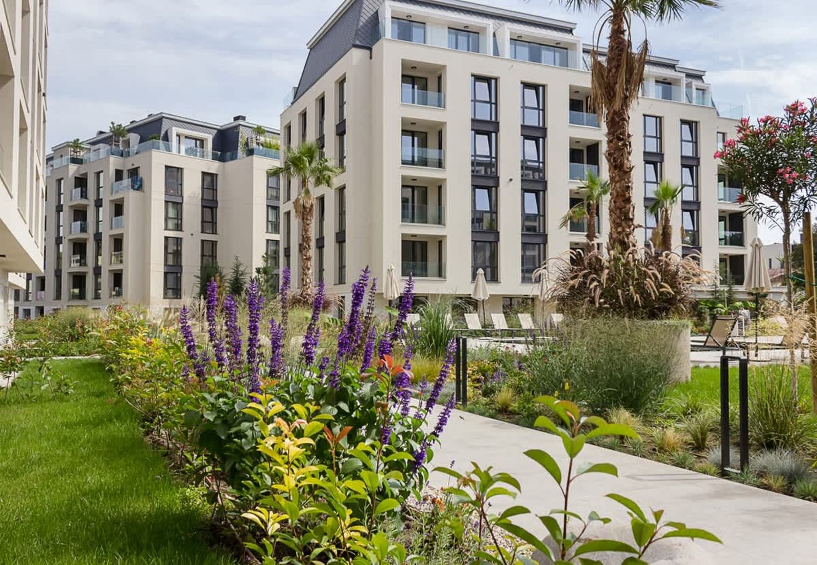 Azur Premium 1BD Flat  Pool &amp; Parking - Photo 27