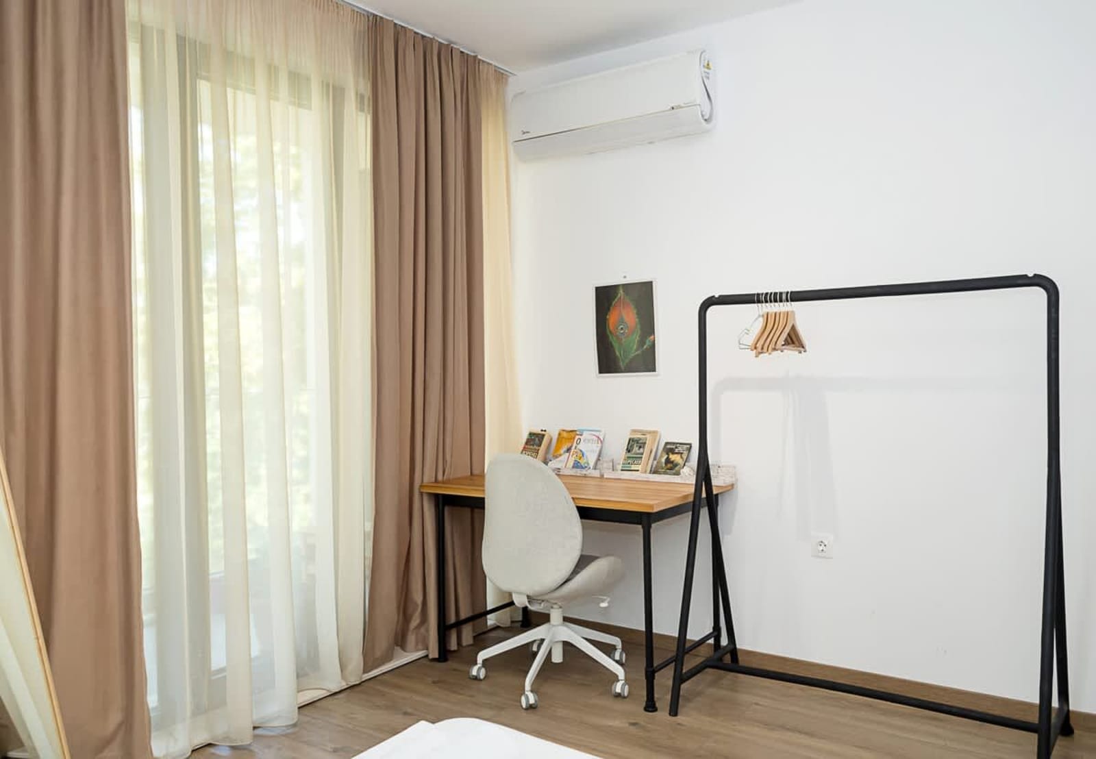 Modern 2-Bedroom Flat with Balcony in Azur Premium - Photo 15