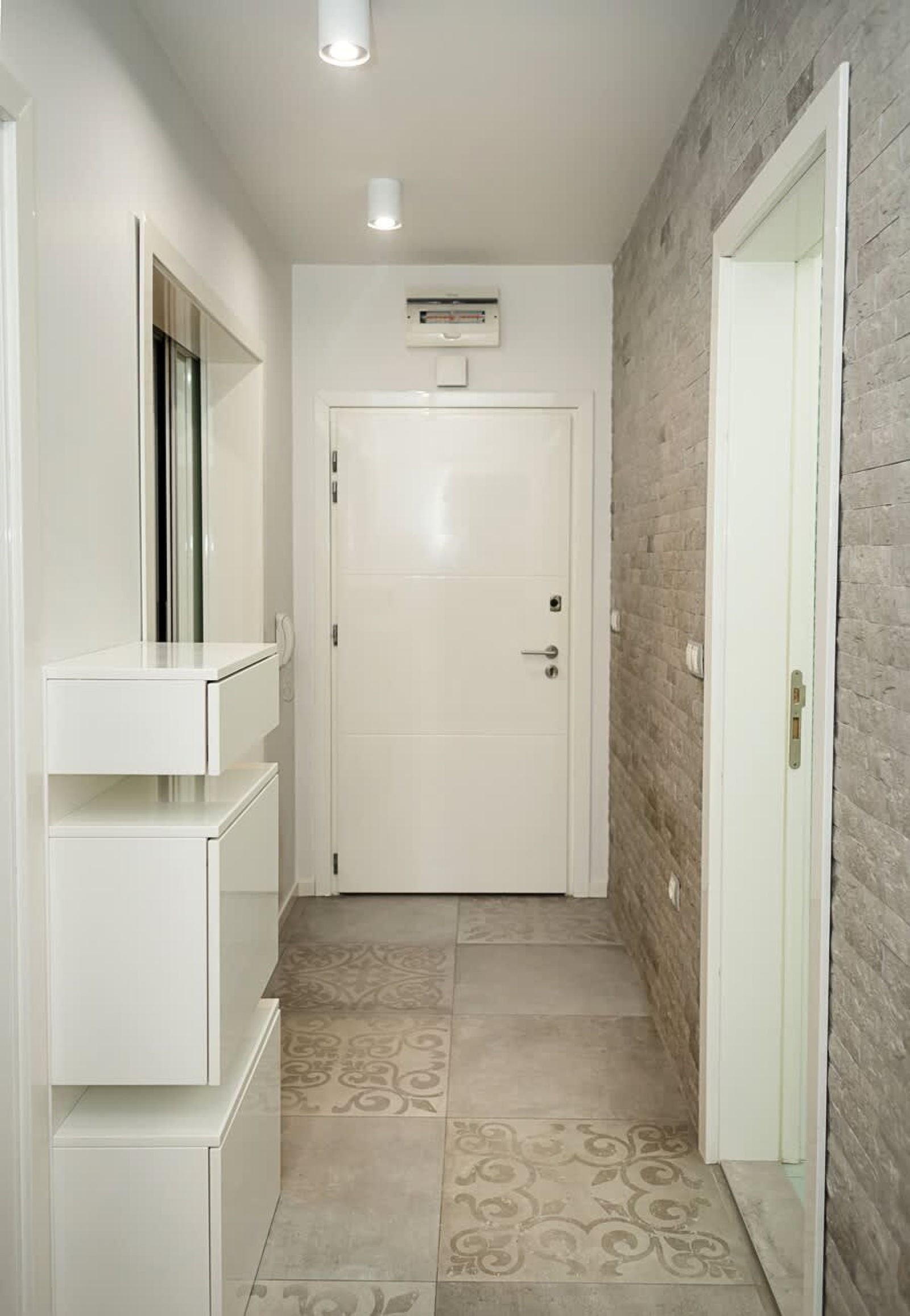 Modern Elegance in Varna – Spacious 3-Bedroom Home - Photo 28