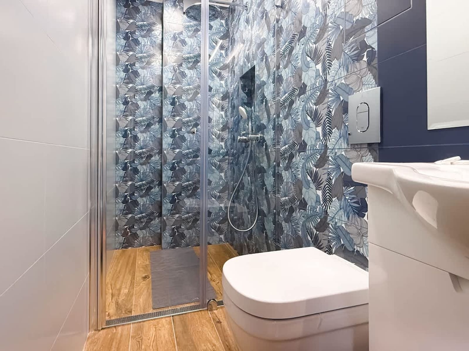 Stylish 2-Bedroom Sofia Stay - Photo 14