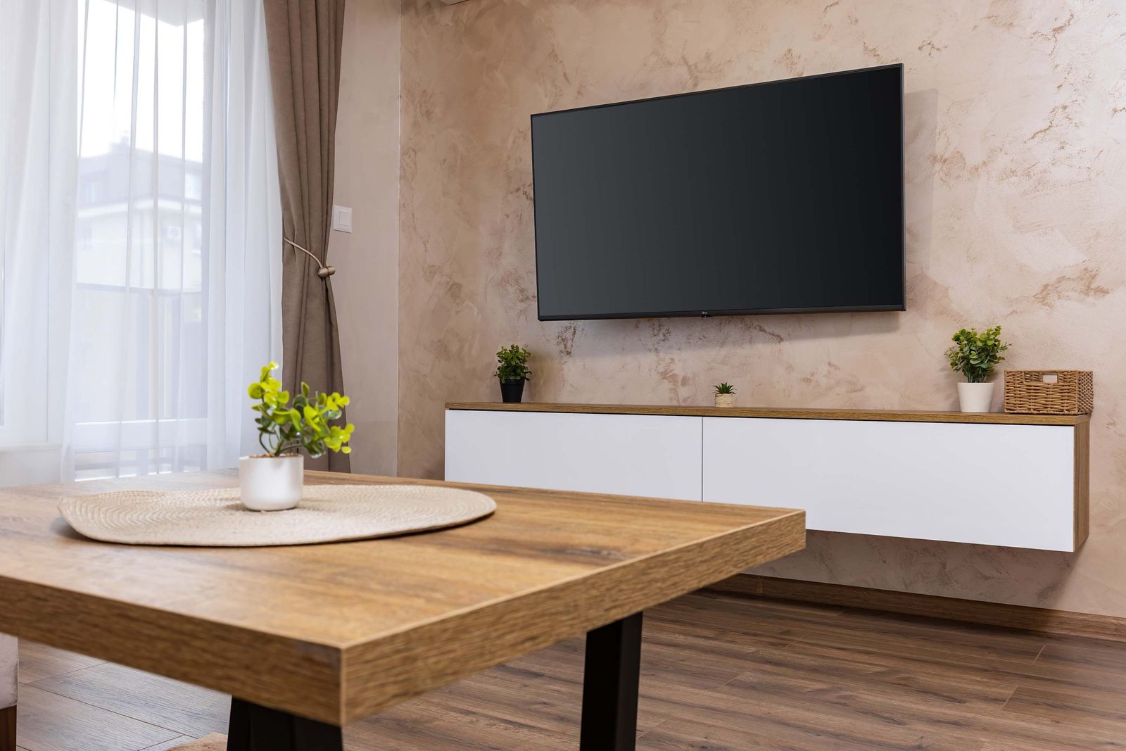 The Cozy Nest - Modern 1BR with Balcony - Photo 5