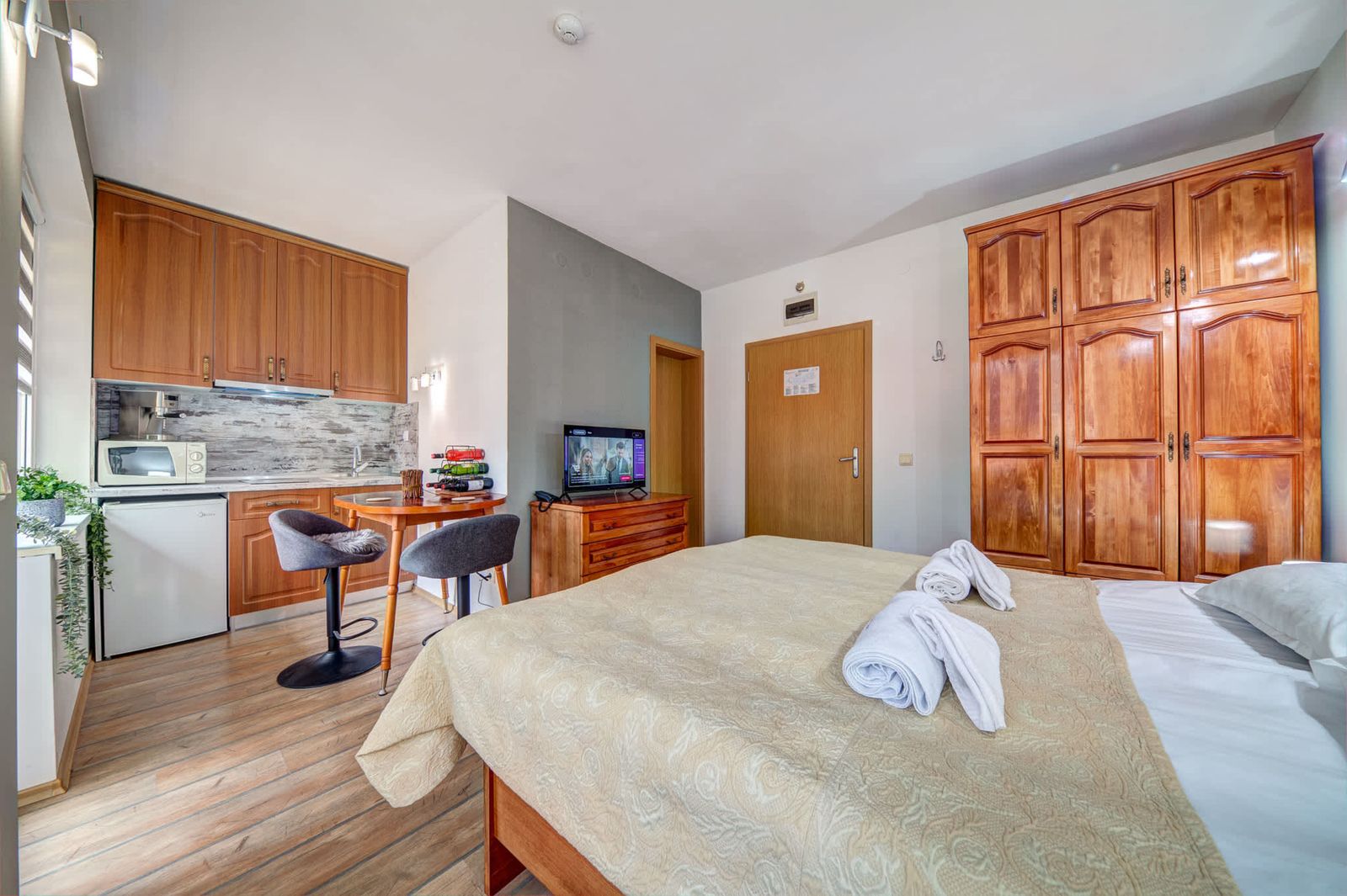 Forestside Stay at Stream Resort - Photo 9