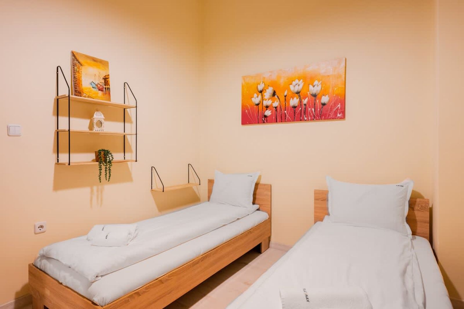 Cozy 2BD Flat + Work Space I Remote workers haven - Photo 8