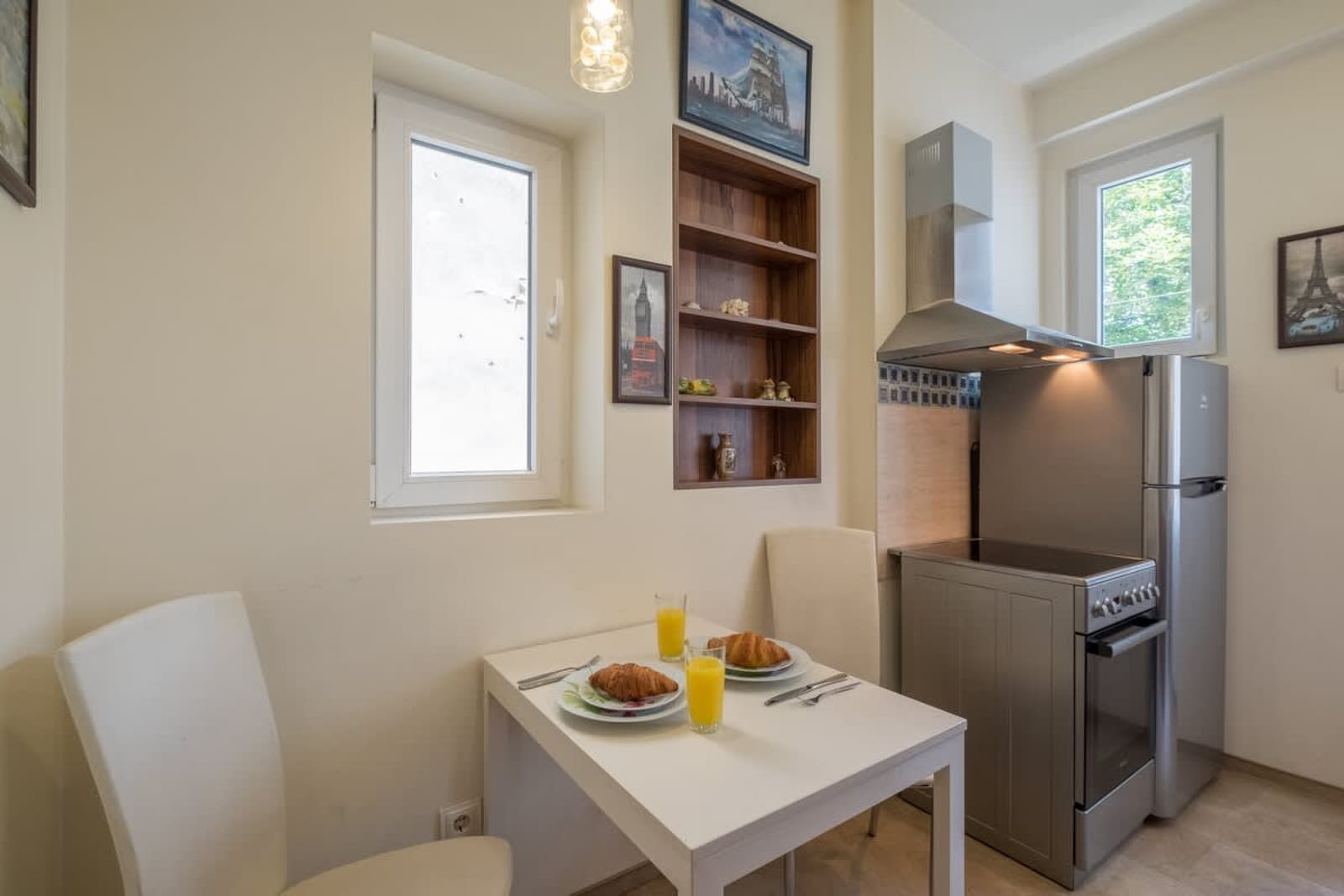 Very Central &amp; Aristocratic 2BDR w/ ACs - Photo 36