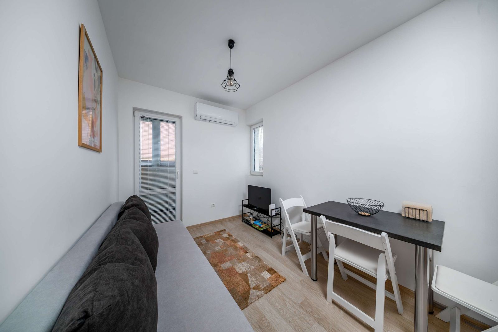 1BR Flat Steps from Metro and Tram Stops - Photo 14