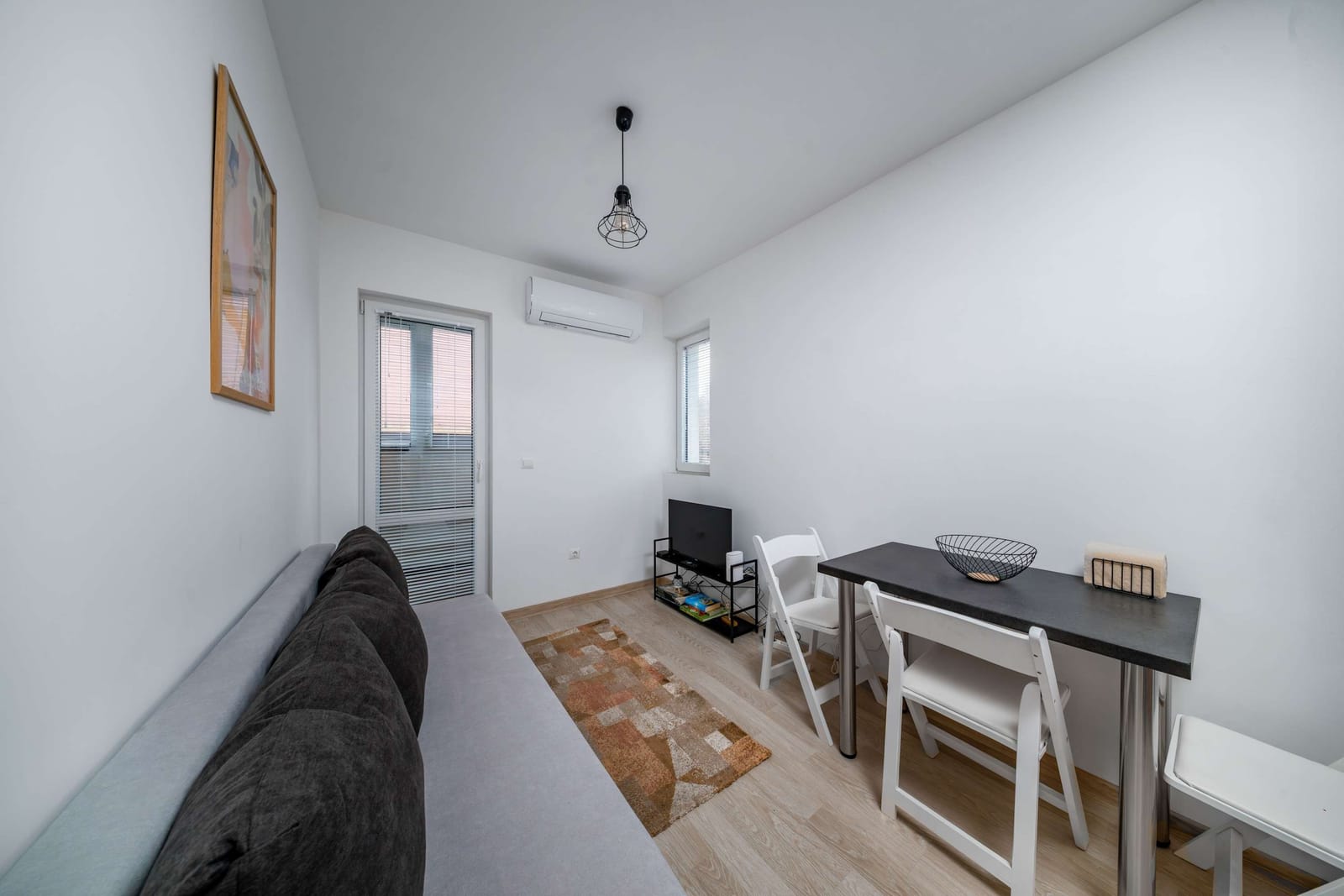 1BR Flat Steps from Metro and Tram Stops - Photo 14