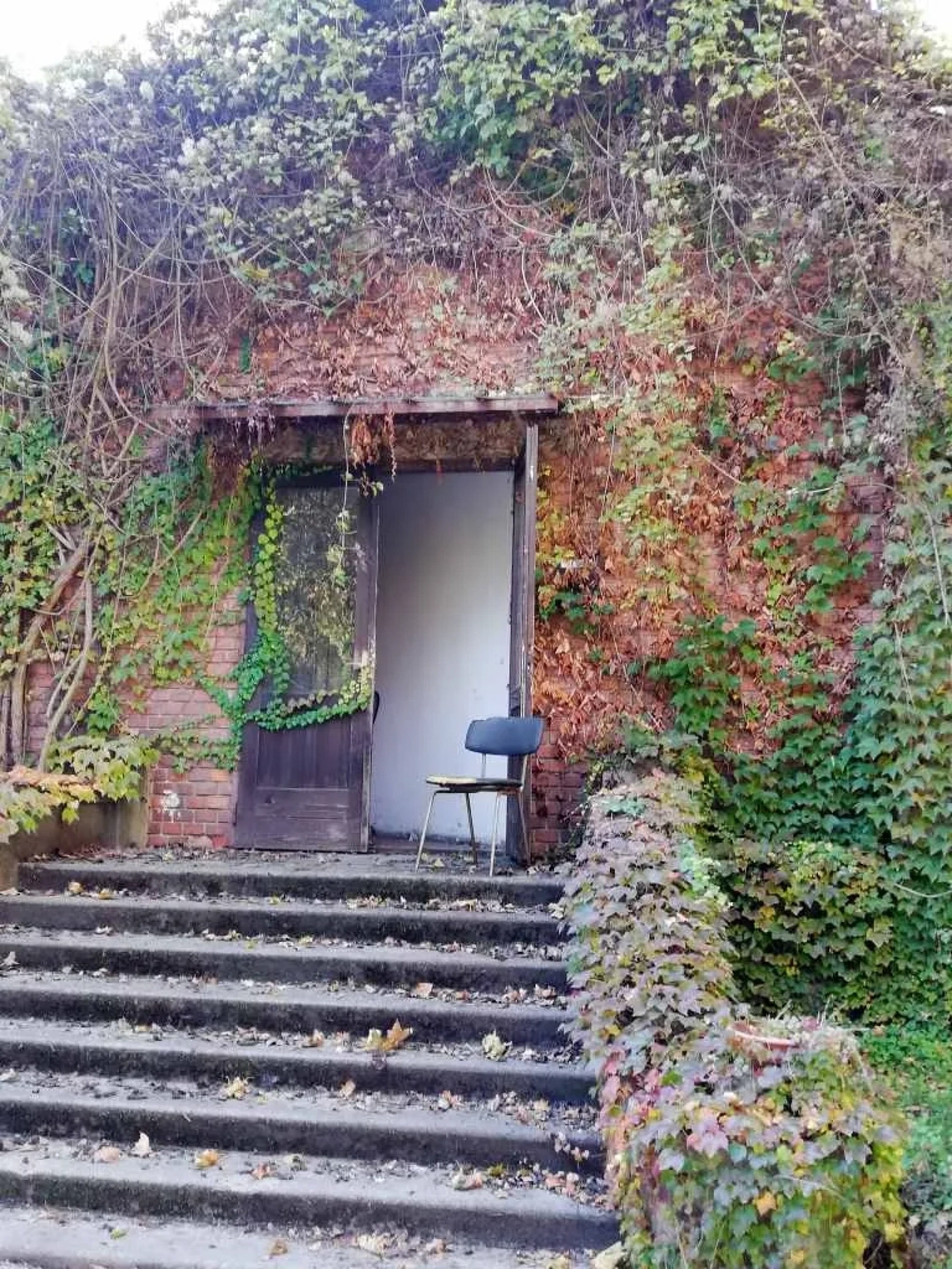 Beautiful Abandoned Factory - Photo 3