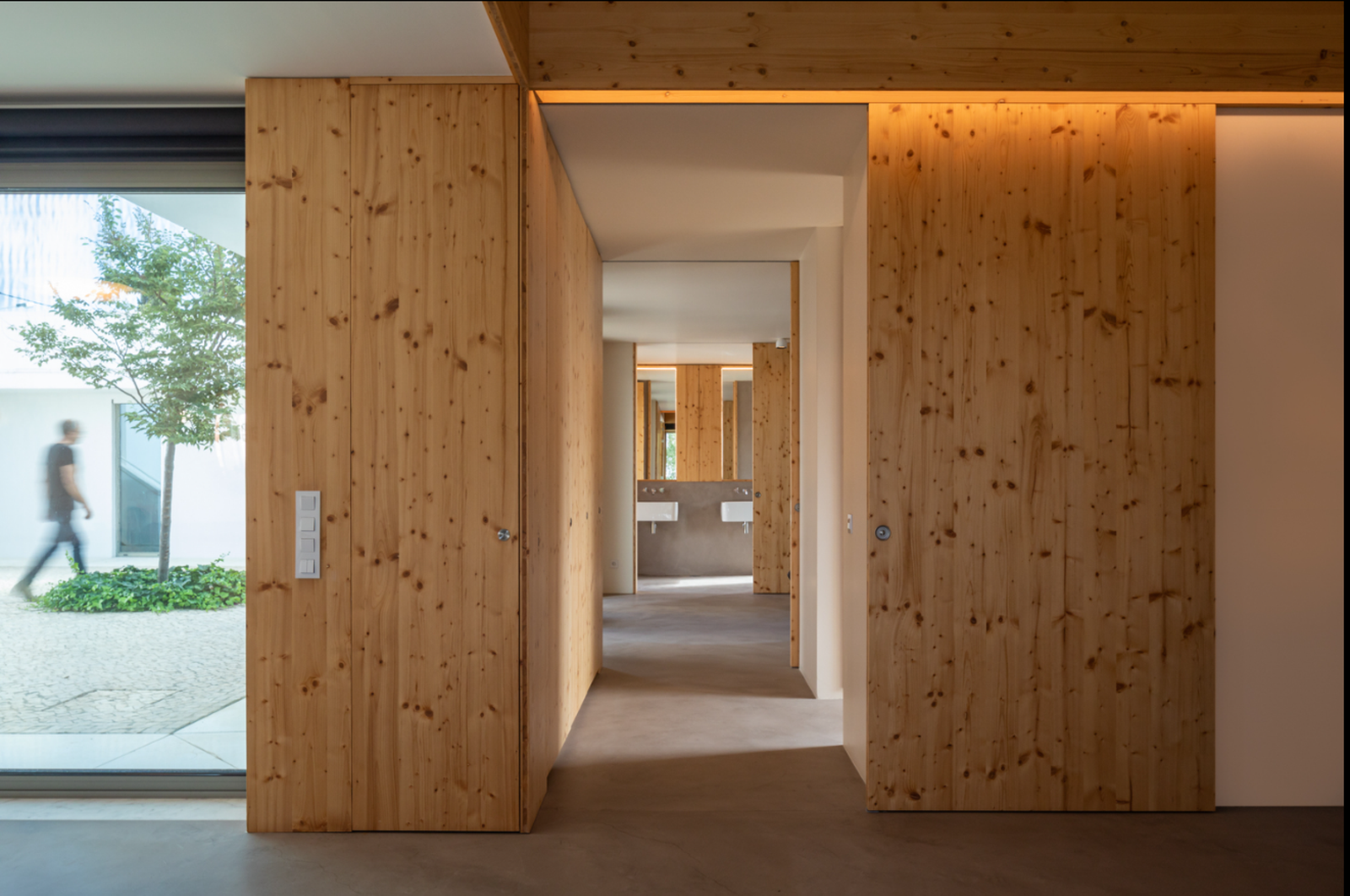 Courtyard House - Photo 6