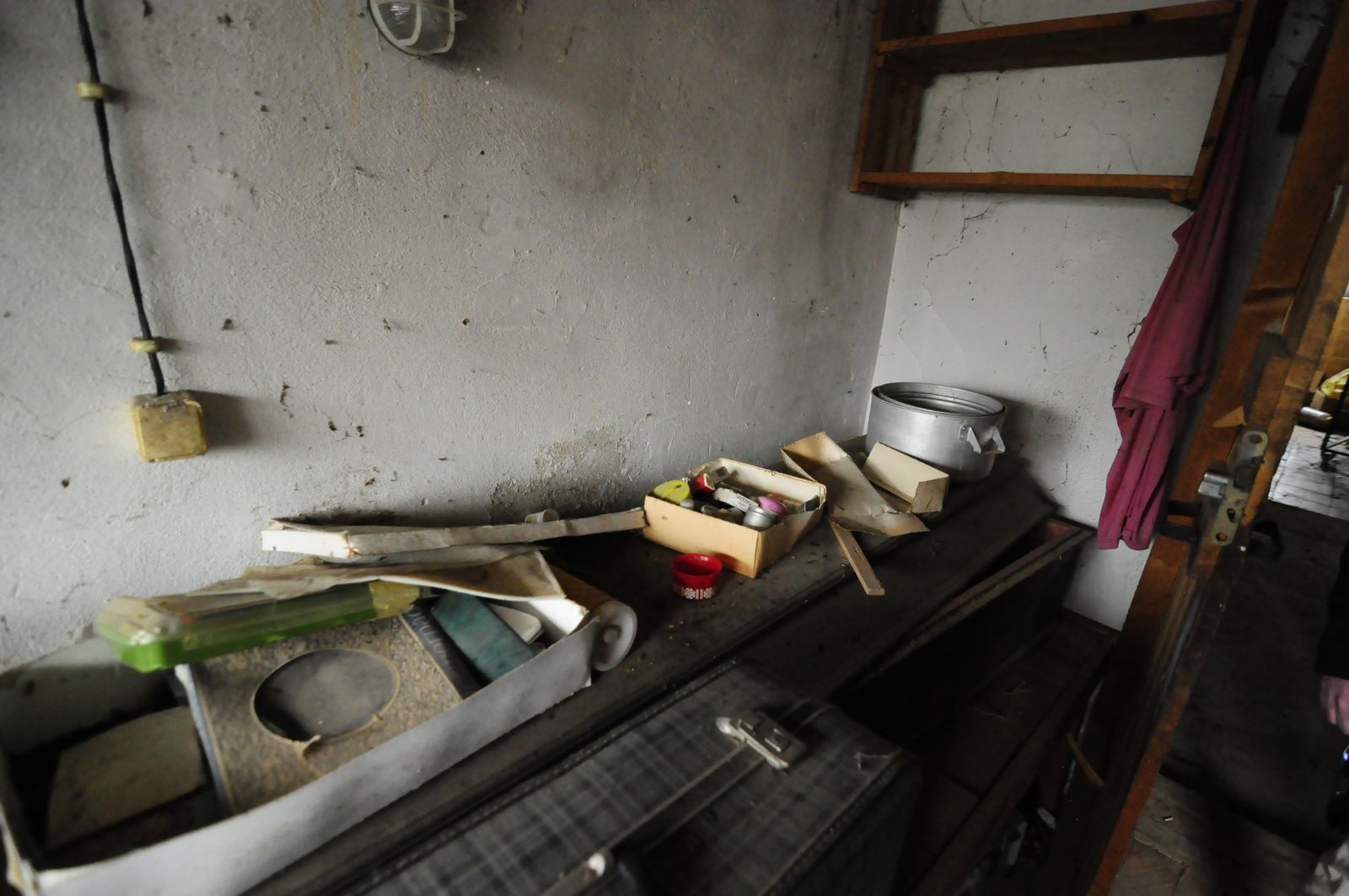 Industrial building - woodworking/carpentry shop, old cow barns - former collective farm from the socialist regime - Photo 30