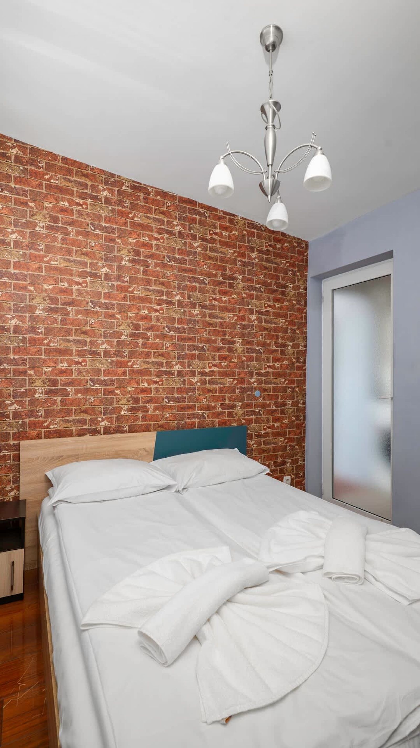 Central Cozy 1BD Compact Chic Living - Photo 13