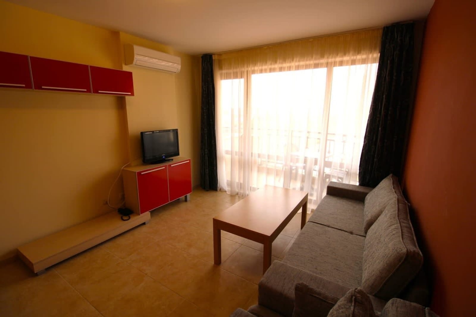 River Park Superior Studio with pool view - Photo 22