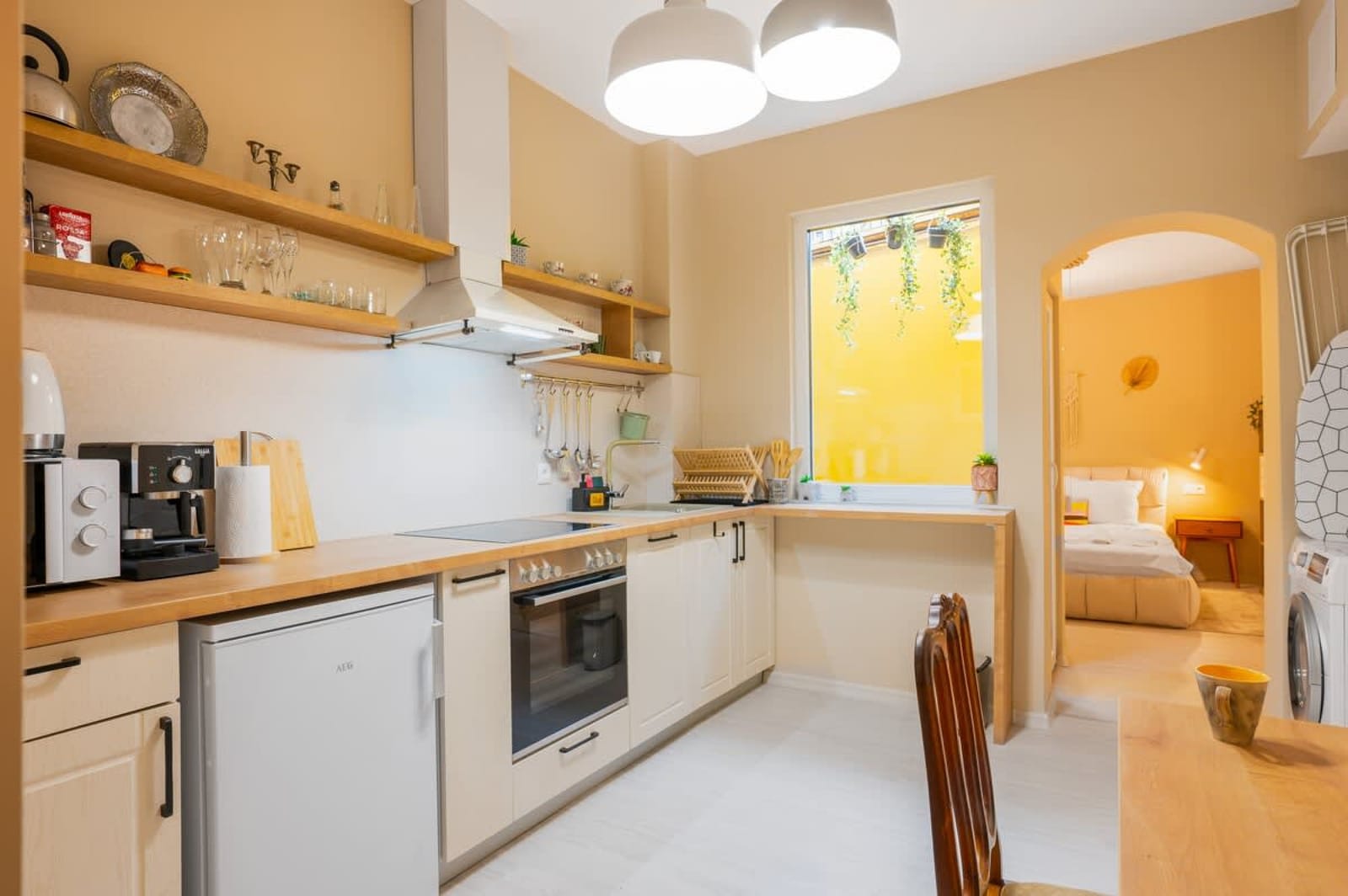 Cozy Boho Studio in Center with Shared Terrace - Photo 16