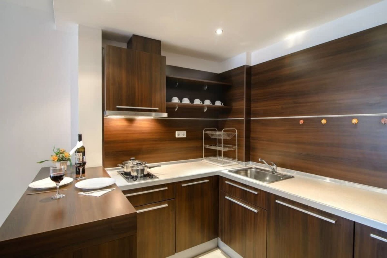 Marina City  Studio with Balkony &amp; Desk - Photo 4