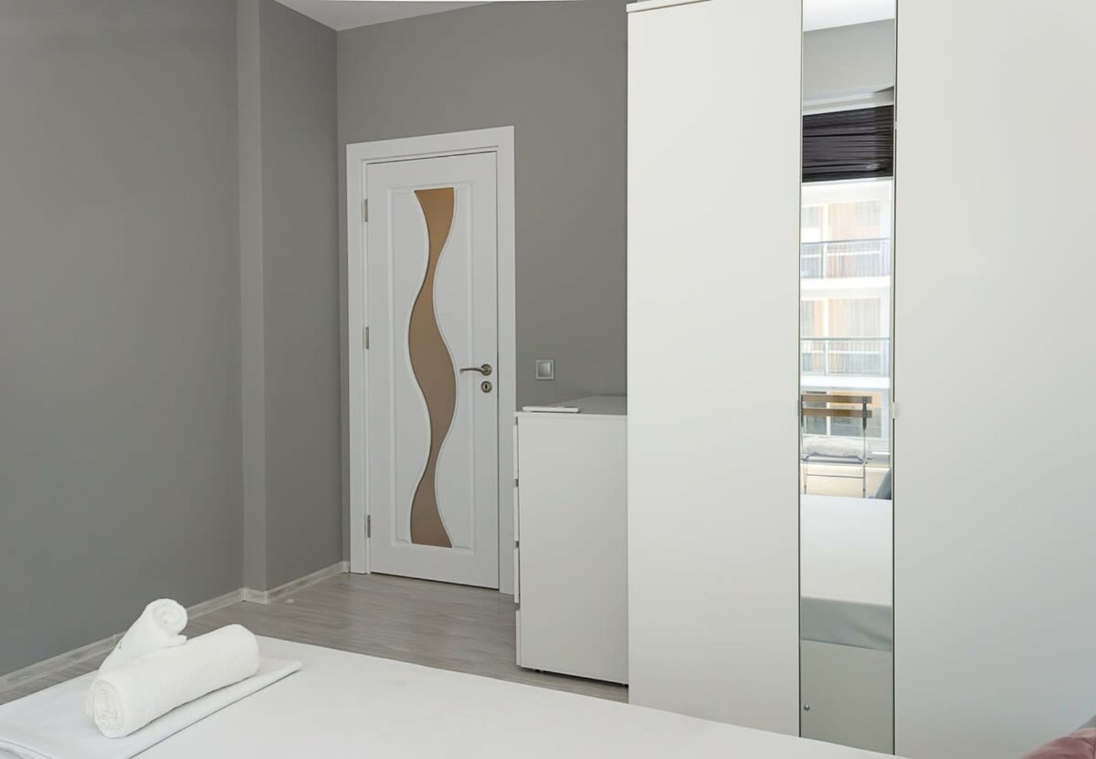 Sunny 1BD Flat in St Constantine &amp; Helena Complex - Photo 13