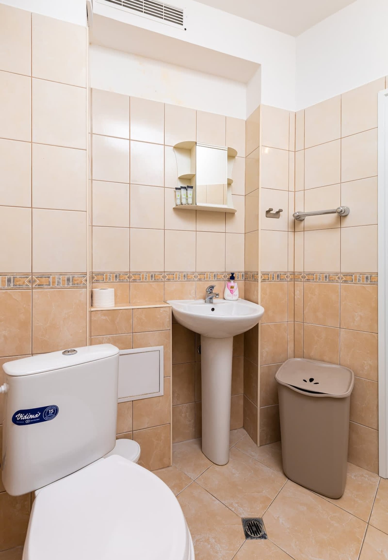 Sunny 1BD Apartment in OLD TOWN - Photo 13