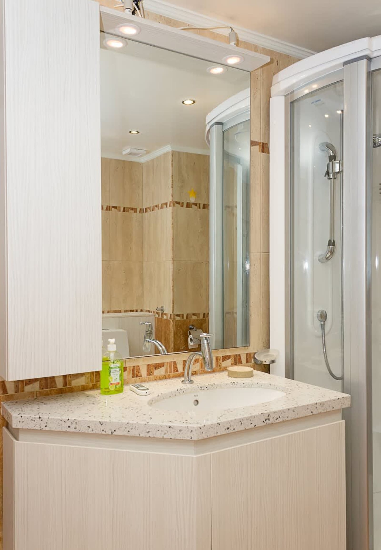 Port Palace 2BD Flat  Amazing Sea View - Photo 21