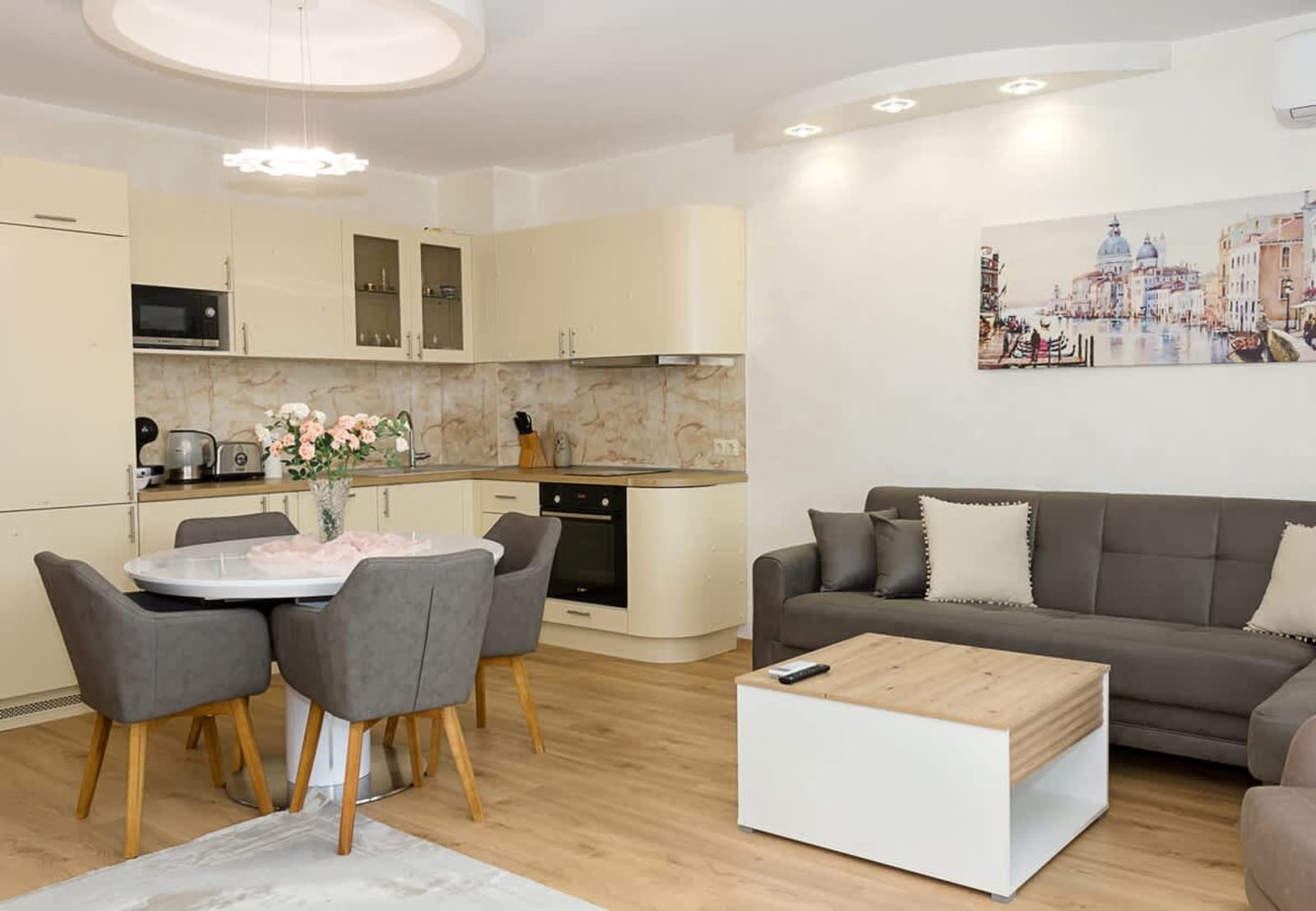 Modern Seaside Retreat in Varna - Cover Photo