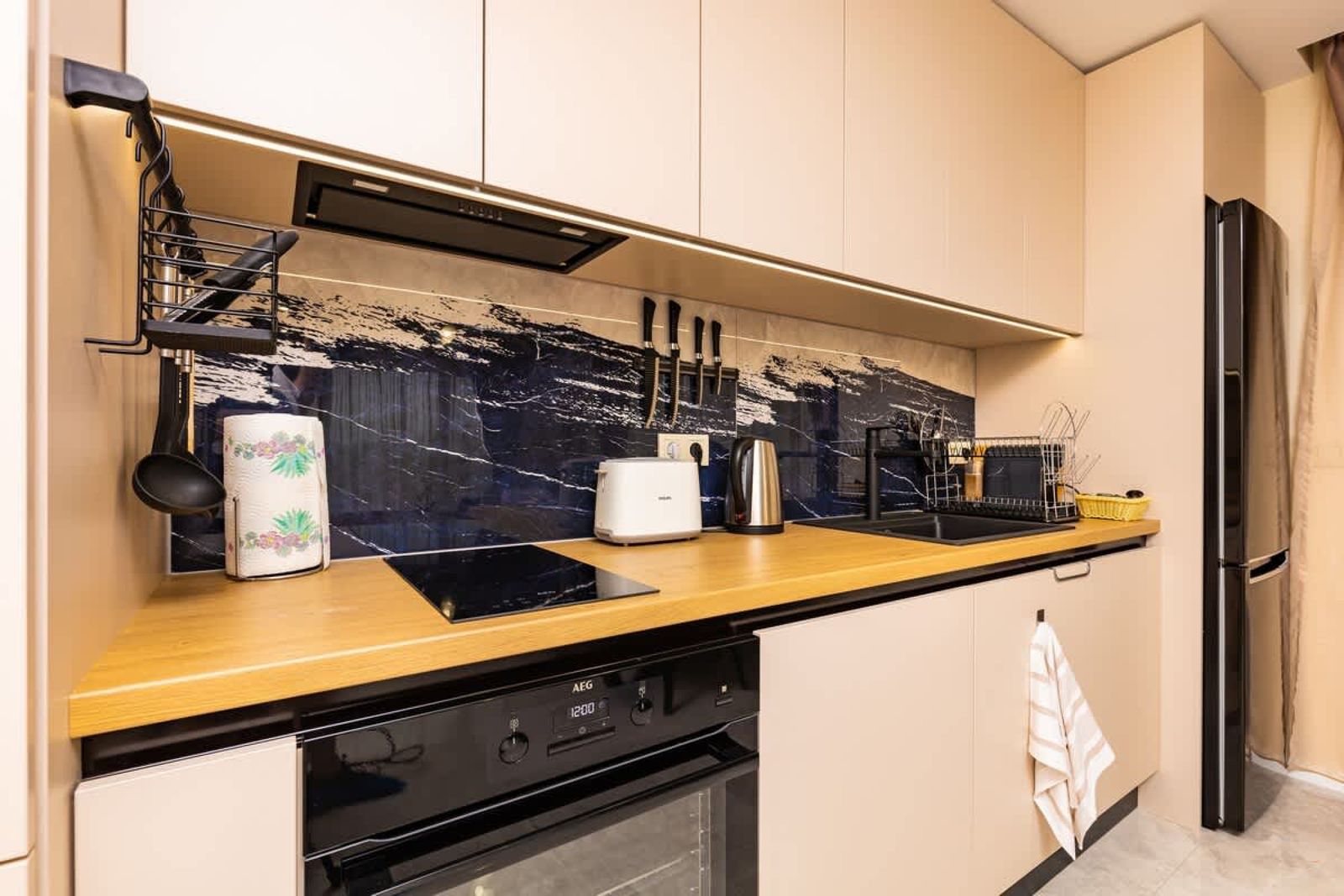 Charming 1-Bedroom Haven near Plovdiv's Old Town - Photo 3