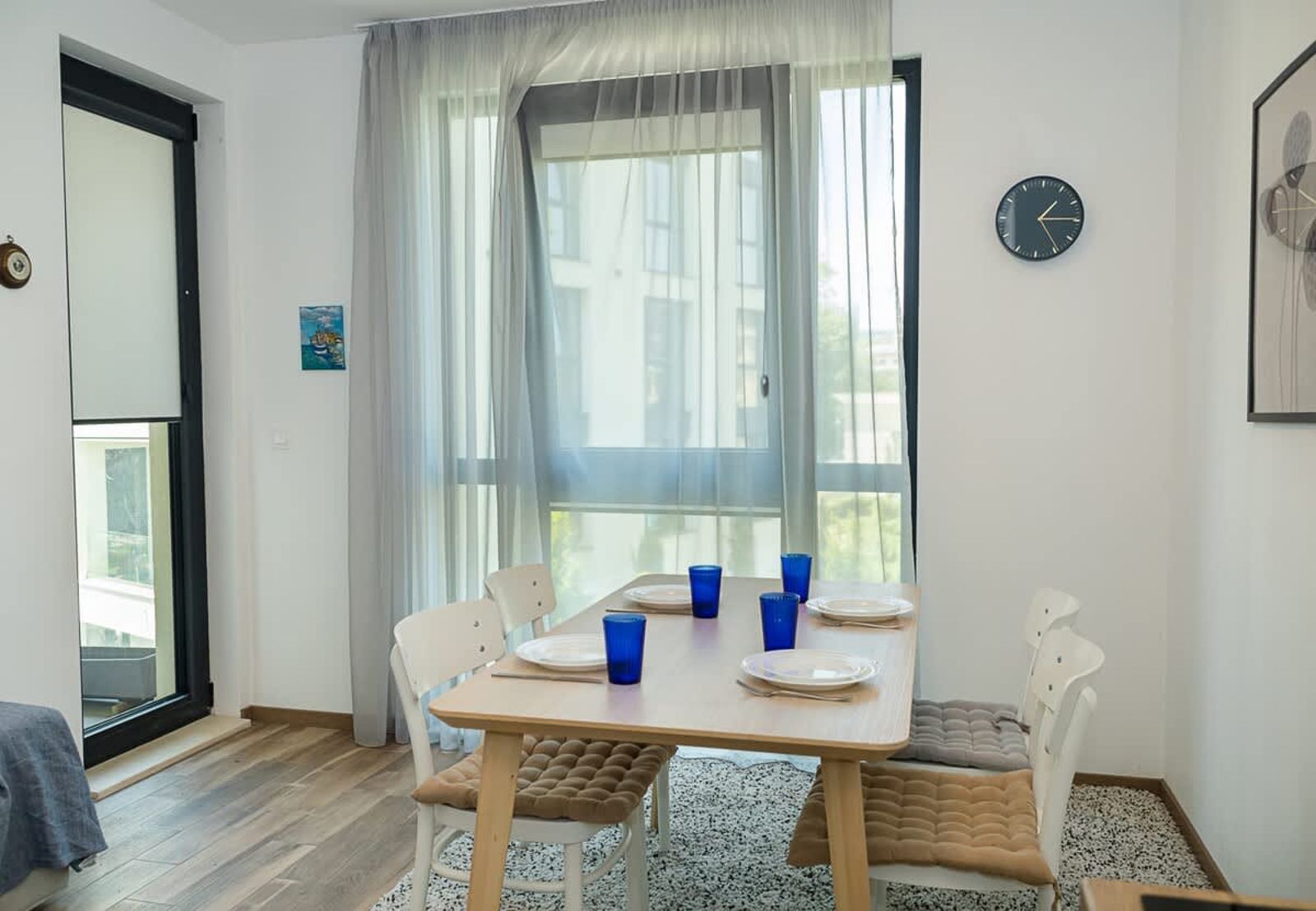Modern 2-Bedroom Flat with Balcony in Azur Premium - Photo 7