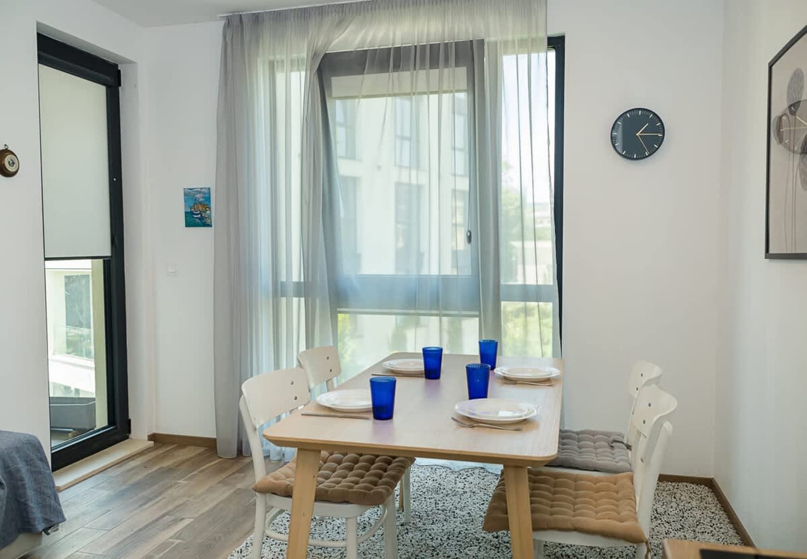 Modern 2-Bedroom Flat with Balcony in Azur Premium - Photo 7