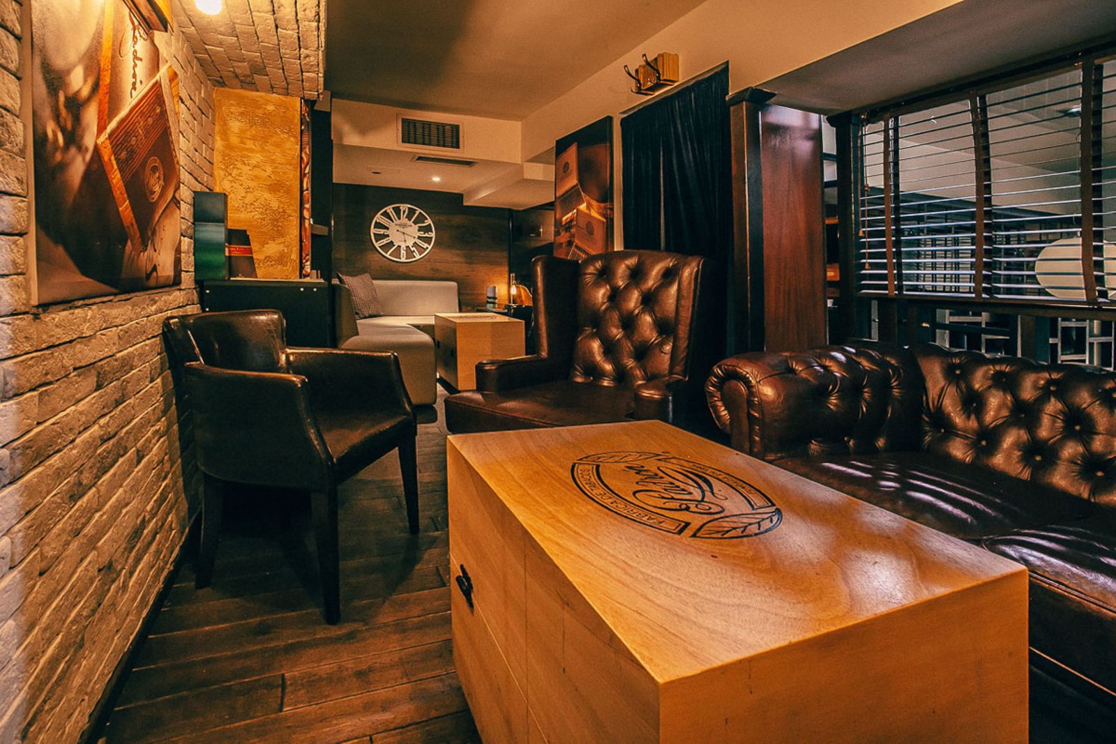 Whiskey bar - Photo 6