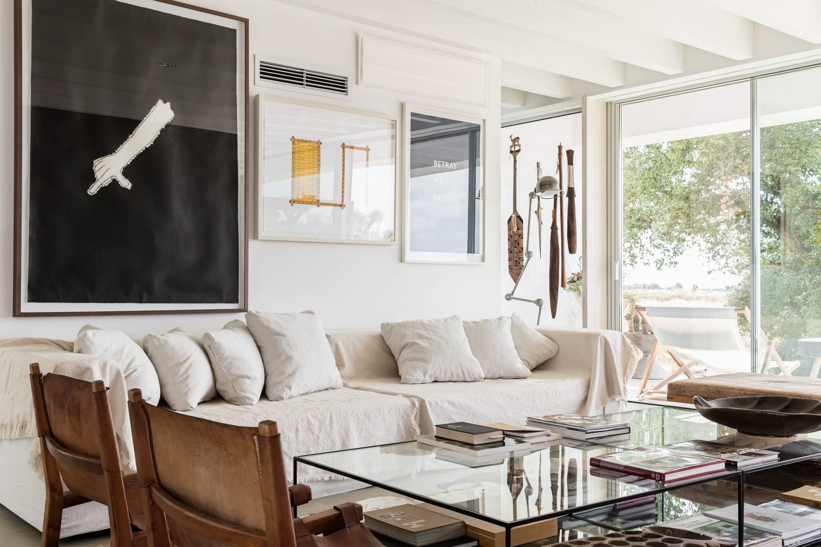 Casa da Volta — Contemporary Walled Villa with Courtyards &amp; Exceptional Natural Light - Photo 19