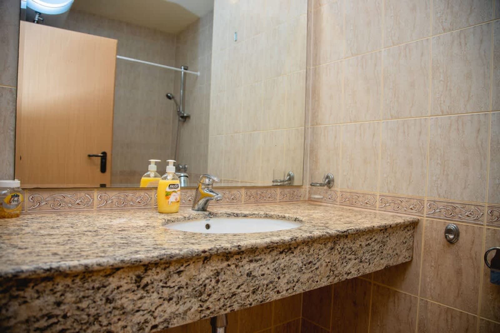 Studio with a balcony near the centre - Photo 12