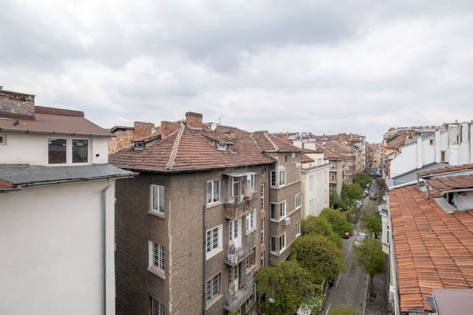 High-end Designer 2BR Aprt + Lift&amp;Balconies - Photo 56