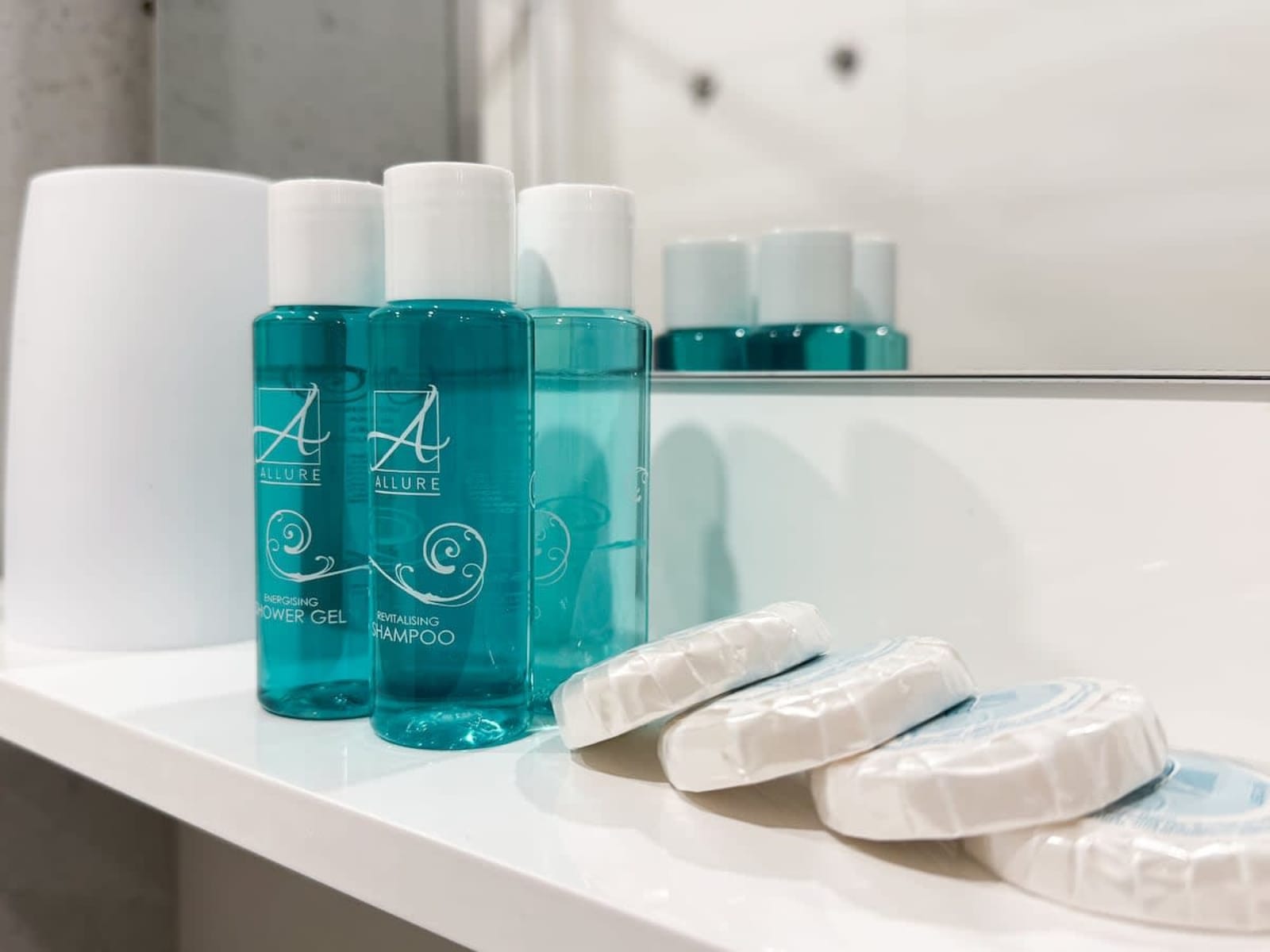 Split-Level City Stay with Balcony - Photo 15