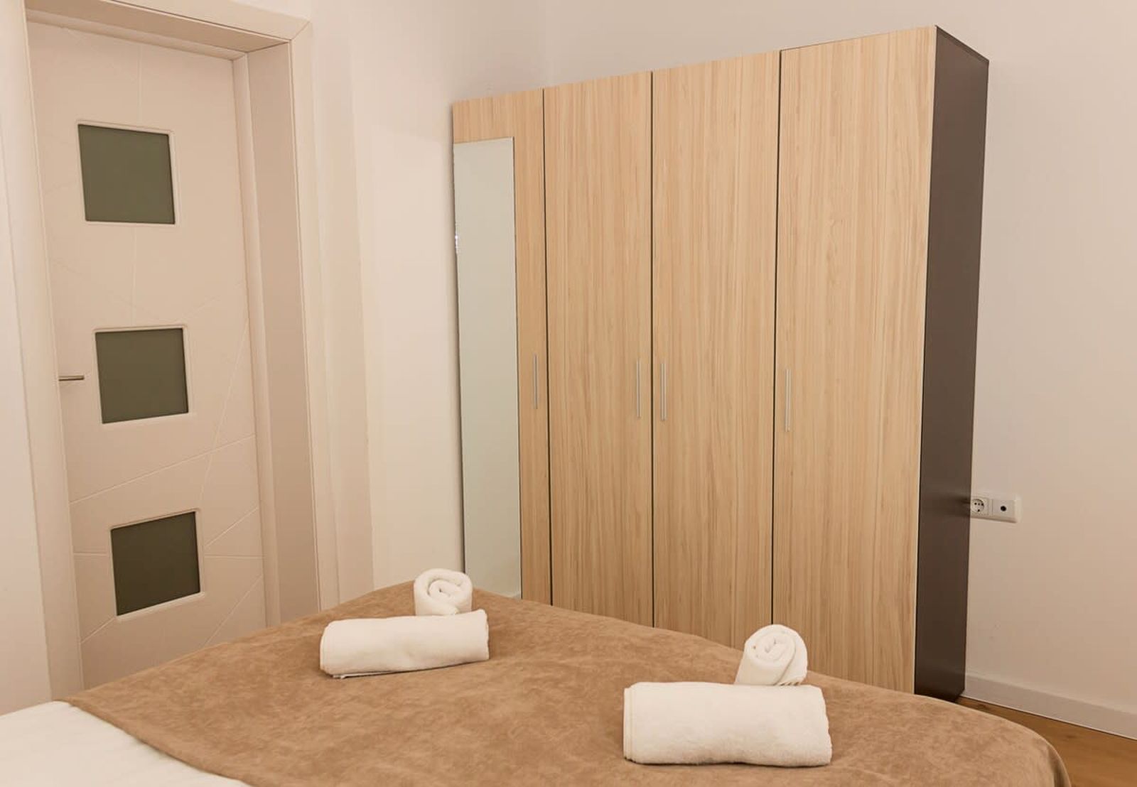 Seaview Haven: Elegant 2BD Flat in Balchik - Photo 18