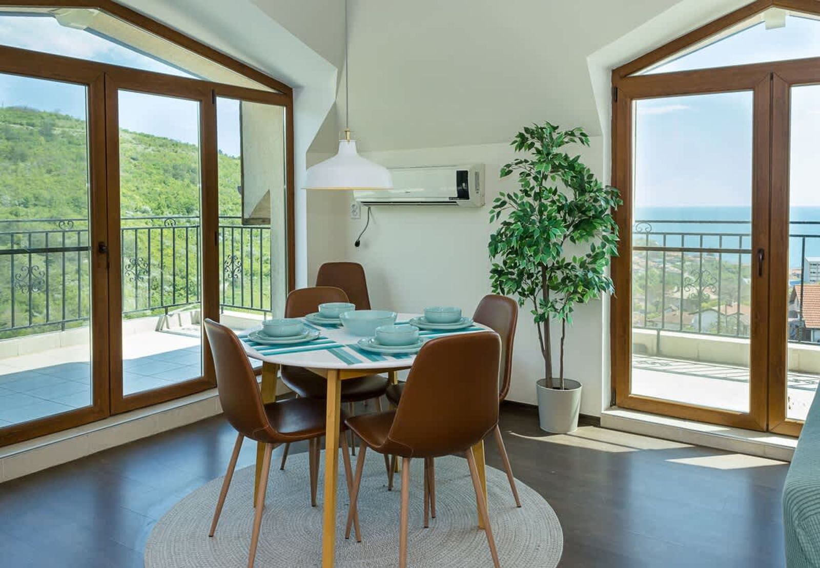 Panoramic Sea-View | 2-Bedroom Flat with Terrace - Photo 2