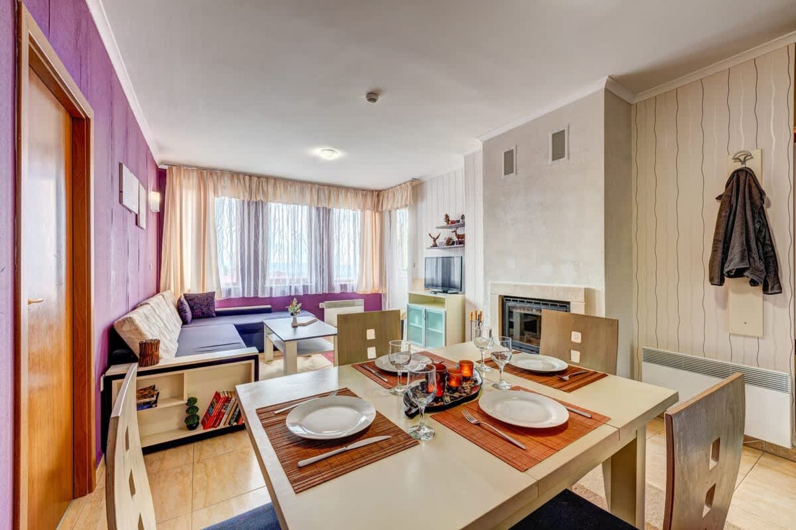 Colorful 2BD Apartment with Indoor Fireplace - Photo 8