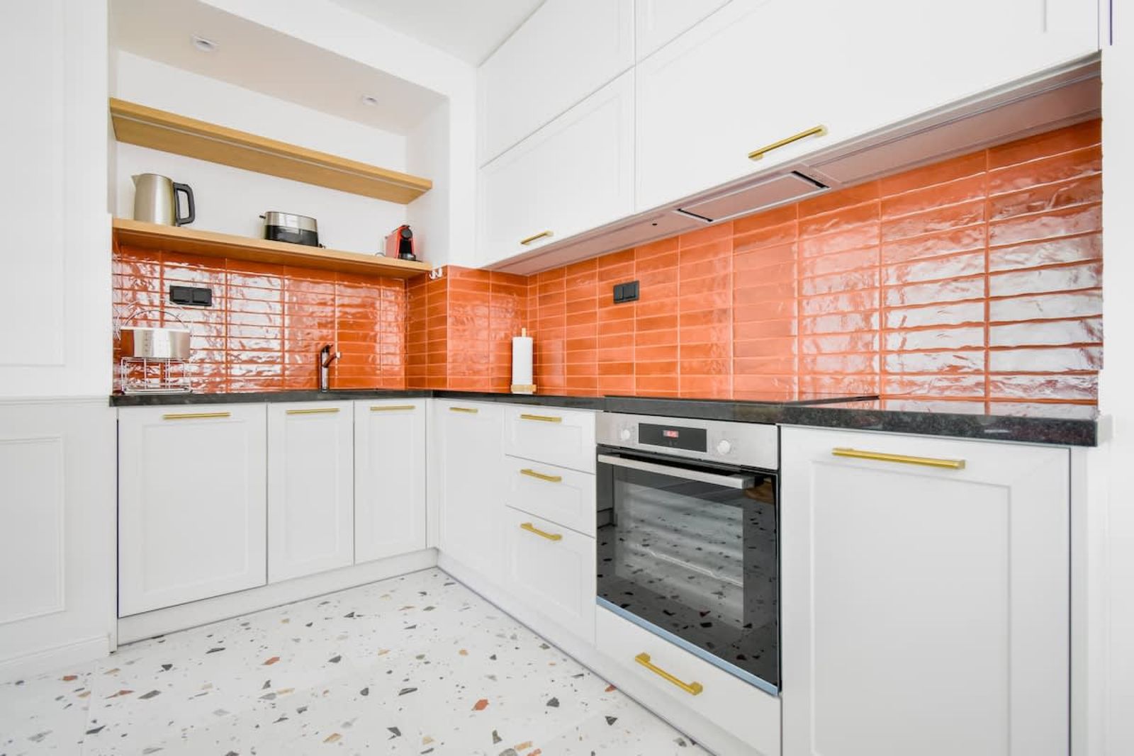 Stylish 2BD with Balcony &amp; Desk near Vitosha Blvd - Photo 4