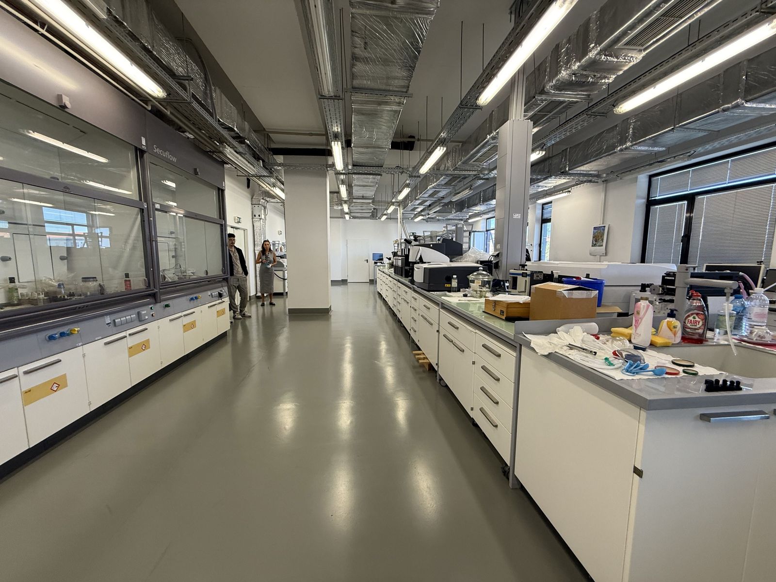 Modern Laboratory with a foyer in Sofia Bulgaria - Photo 36