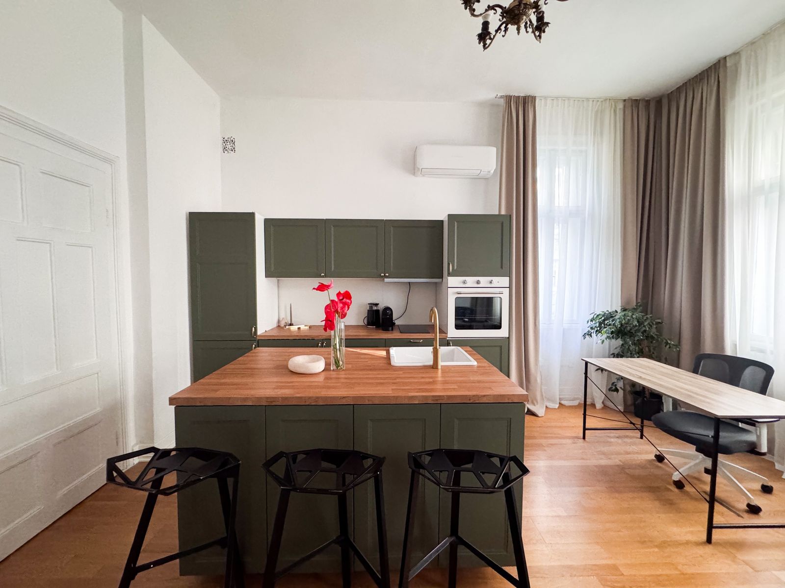 The Filmmaker's Factory - Photo 45