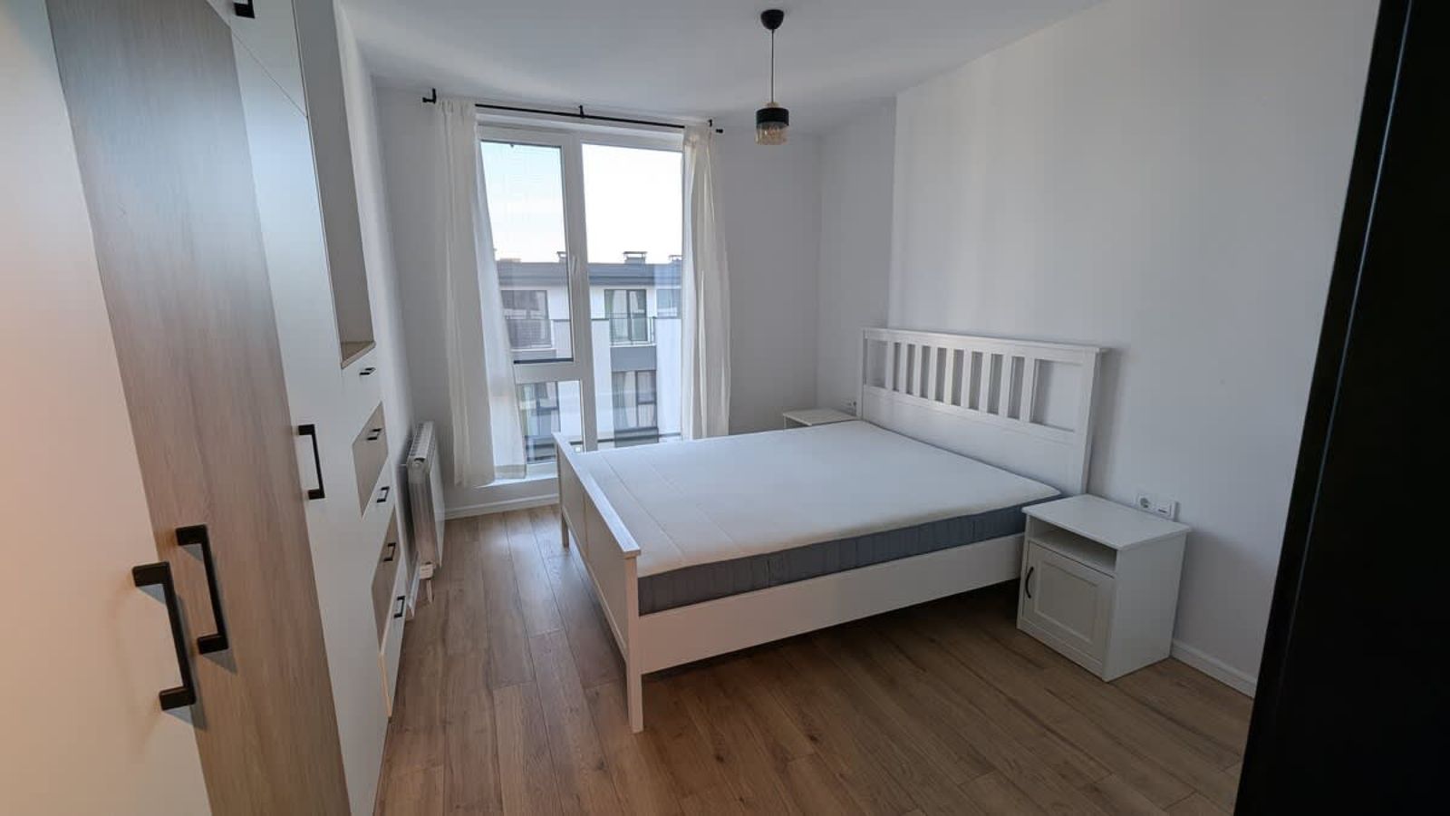 Stylish Living in Kompleks Reina - 1BD with desk - Photo 5