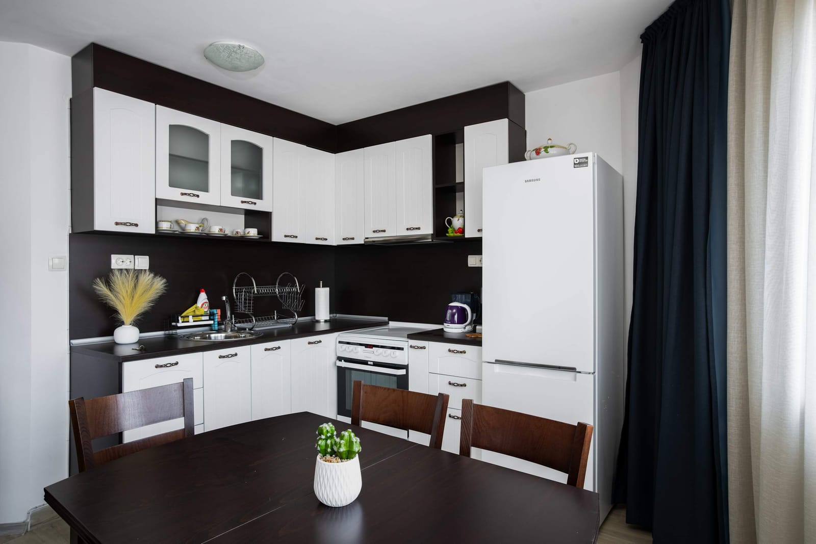 Sunny &amp; Modern 1BR Apartment - Photo 15