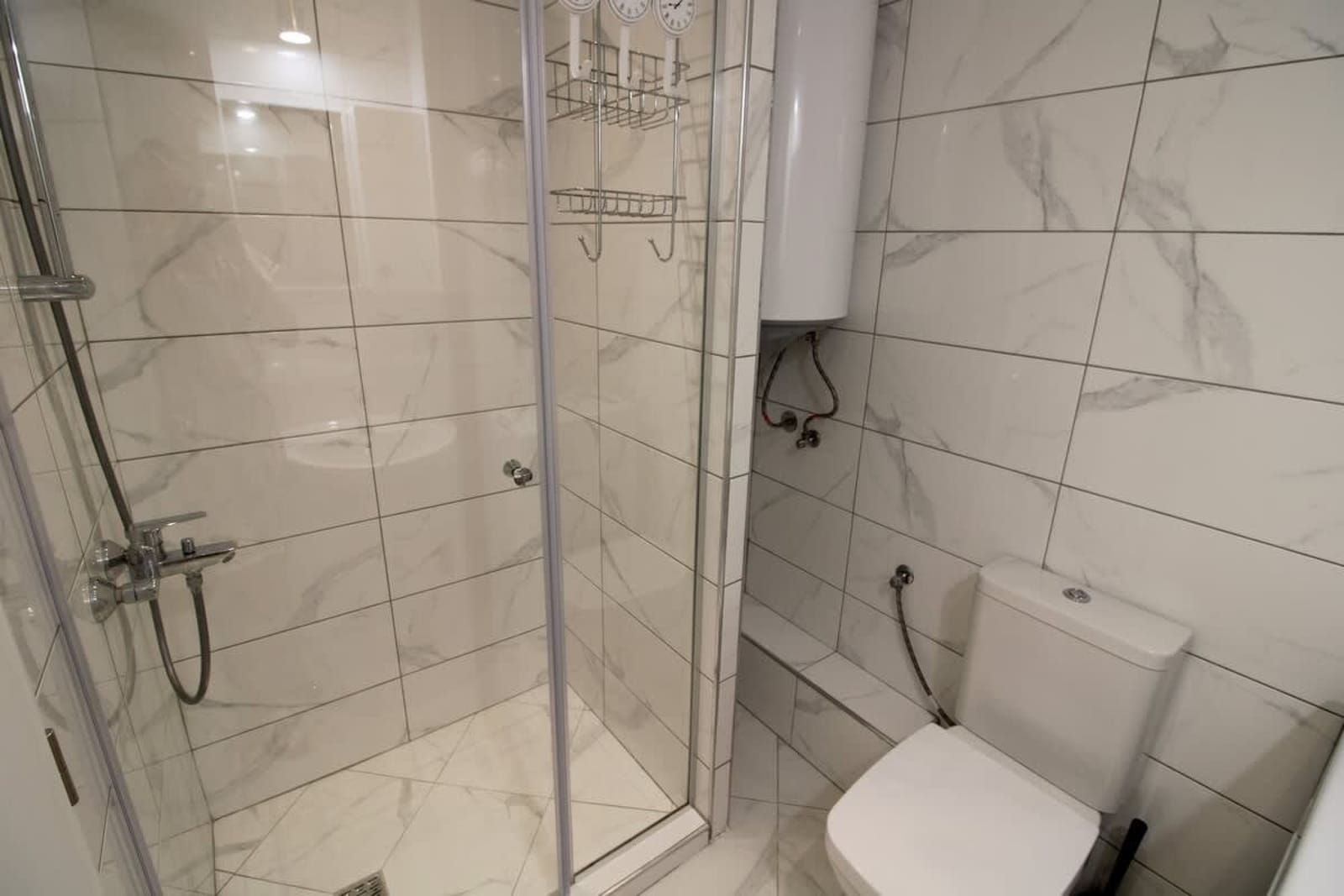 Cozy Kavaci  Apartment with Balcony - Photo 24