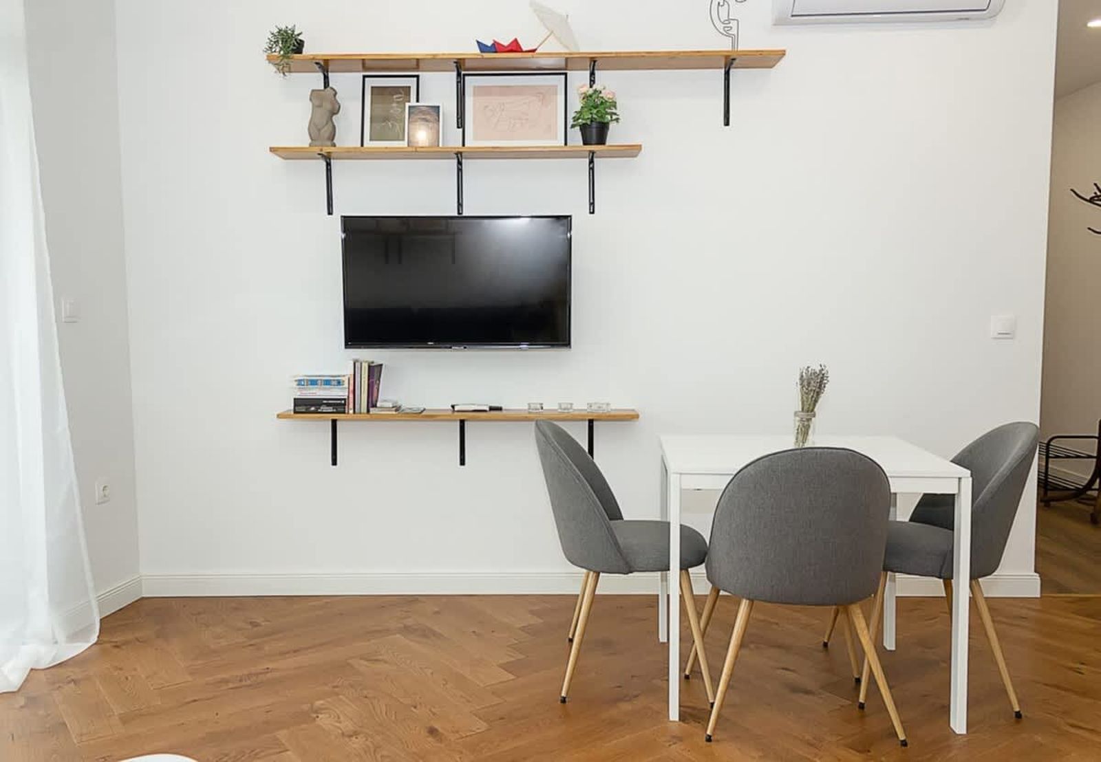 The Residential 1BD Apt. with O/DR Thermal Pool - Photo 8