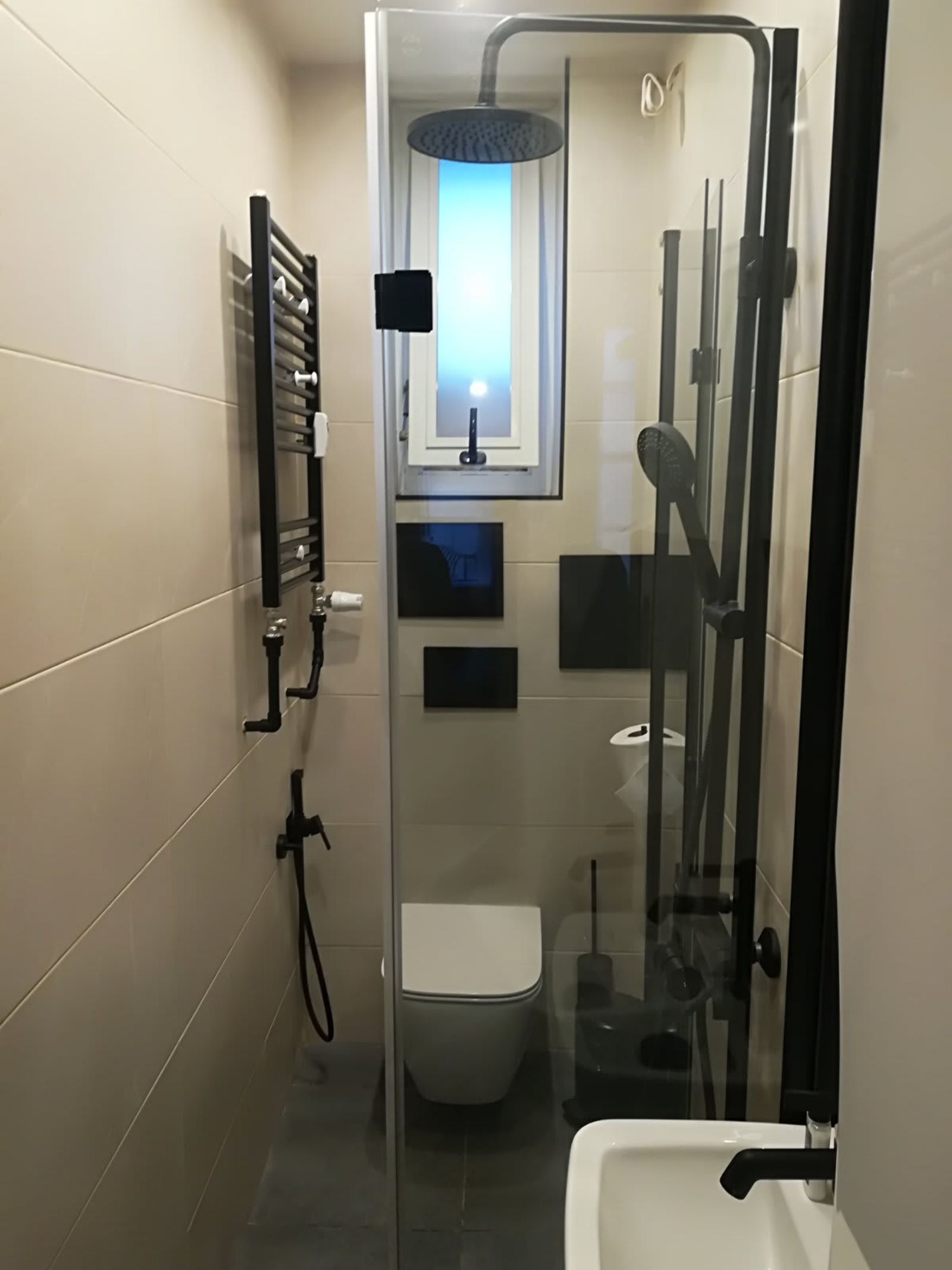 Urban Comfort: Central 1BDR near - Photo 19