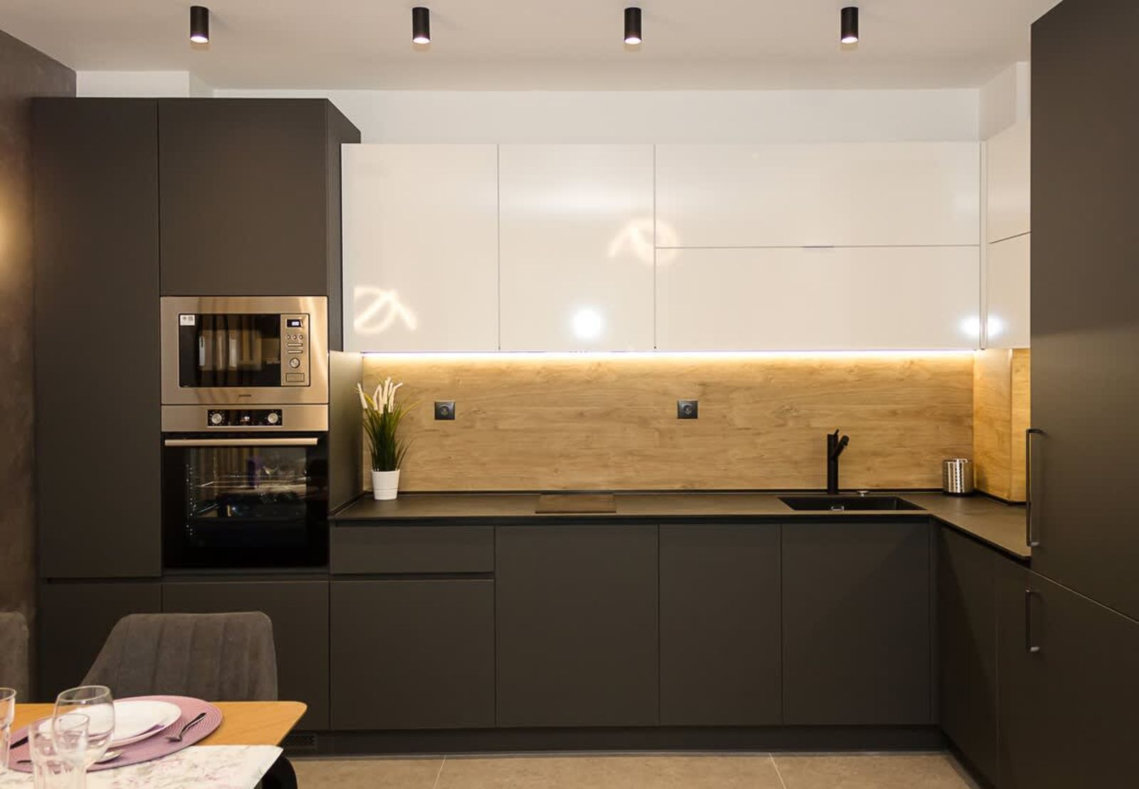 Modern Seaside Retreat 1BD Apartments - Photo 9